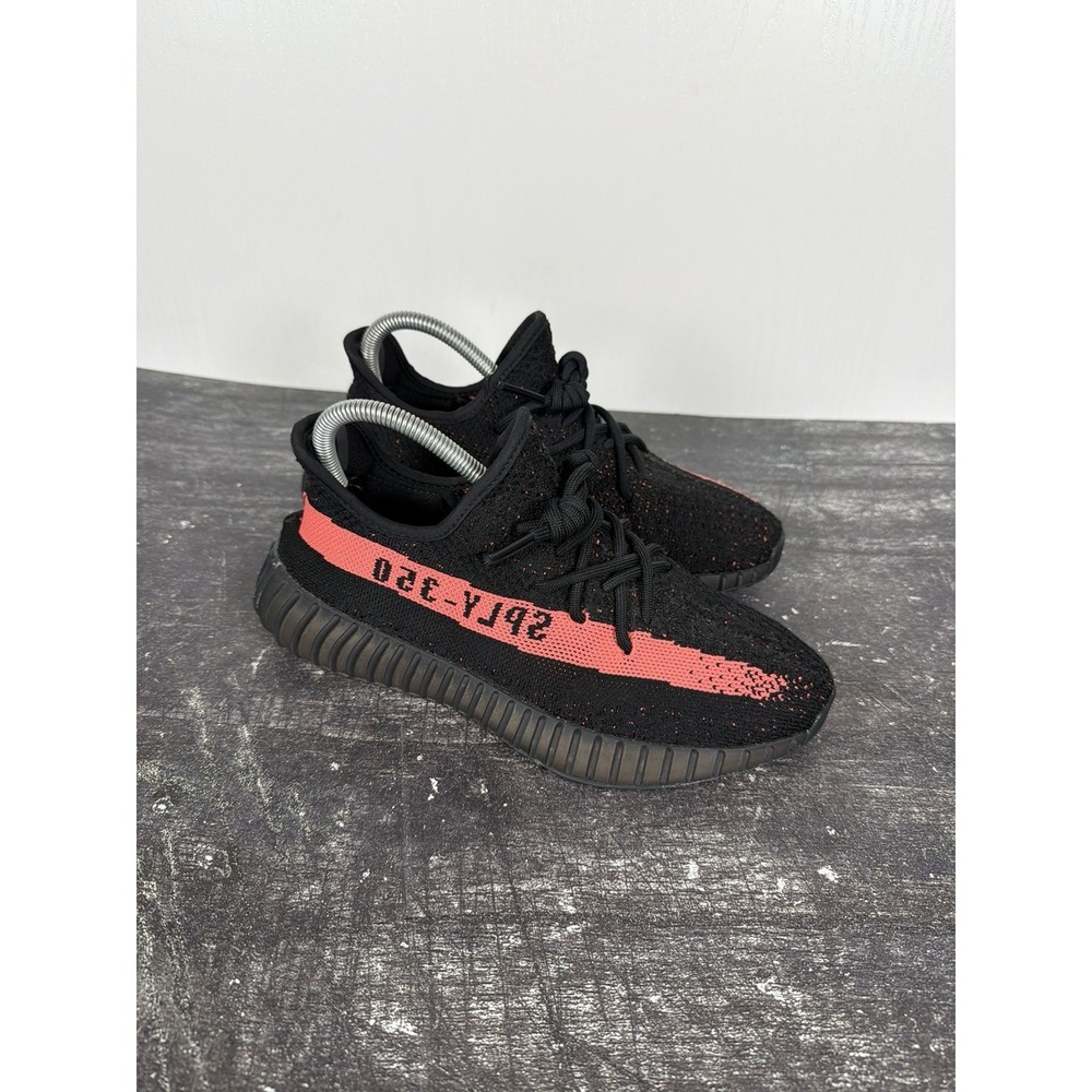 Size 6.5 US adidas Yeezy Boost 350 V2 Red Stripe Core Black/Red‎ Low